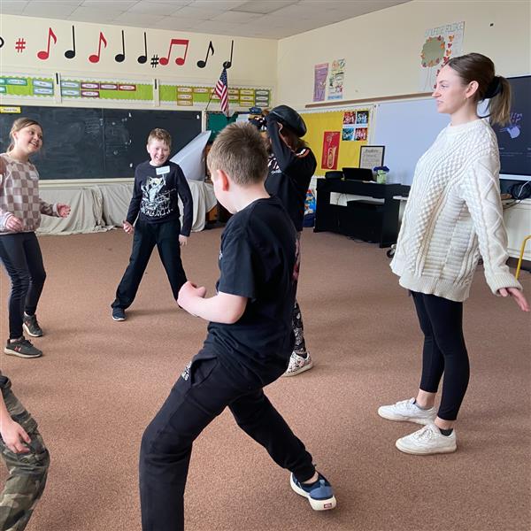  Brasser Elementary, Nazareth College students participate in collaborative choreographic experience